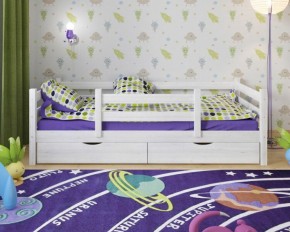 Детская кровать из массива березы Соня-5 (Белый/Лак) в Югорске - yugorsk.ok-mebel.com | фото 1